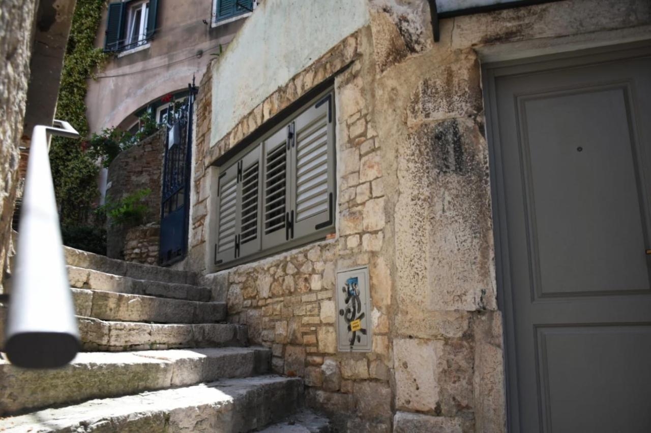Modern Stairs Lägenhet Rovinj Exteriör bild